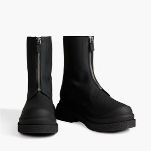 STUART WEITZMAN CHARLI ZIP SPORTLIFT BOOTIE - Women’s 9.5, Brand New, Never Worn